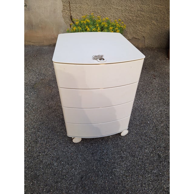 Mid-Century Modern Uno Chest of Drawers in Polyurethane by Karim Rashid for Della Rovere, 1990s For Sale - Image 3 of 8