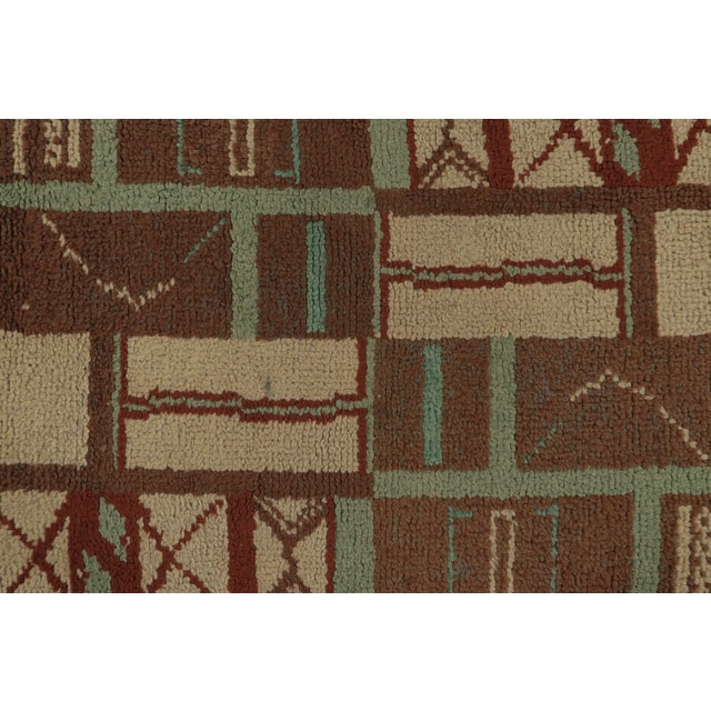 Traditional Antique Hooked Runner With Geometric Design in Brown & Green - Rug & Kilim For Sale - Image 3 of 7