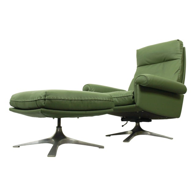 DS-31 High-Back Lounge Chair and Ottoman from de Sede, 1970s, Set of 2 For Sale