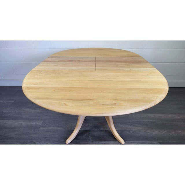 2000 - 2009 Chester Extendable Pedestal Dining Table from Ercol, 2000s For Sale - Image 5 of 18