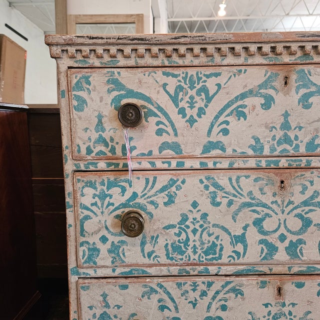 Blue Late 19th Century English Blue and White 3 Drawer Italian Style Commode With Rosette Round Handles For Sale - Image 8 of 18