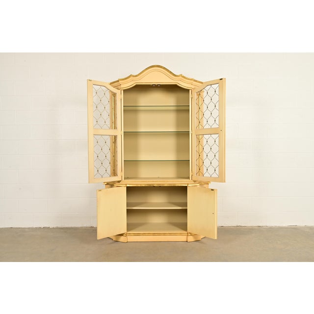 1960s Karges Style French Regency Louis XVI Cream Lacquered and Gold Gilt Breakfront Bookcase Cabinet, Circa 1960s For Sale - Image 5 of 14