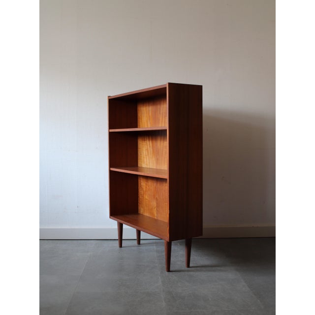 Vintage Danish Bookcases in Teak, 1960s, Set of 2 For Sale - Image 4 of 16