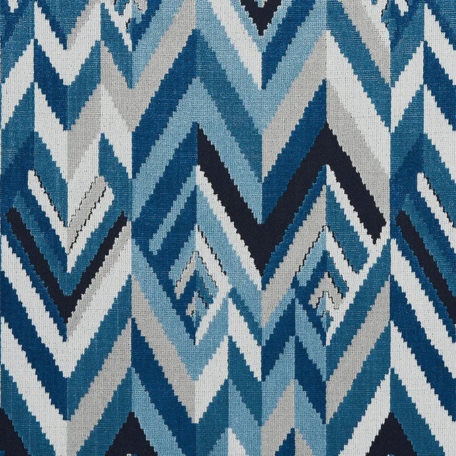 Contemporary Schumacher Taylor Velvet Fabric in Lapis For Sale - Image 3 of 4