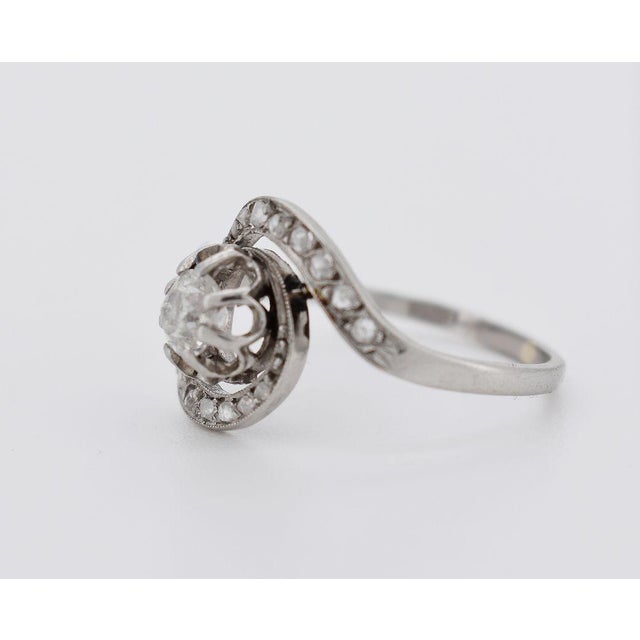 Traditional Swirl Ring in Platinum, 0.50 Carat Total Diamonds, Belle Époque, 1900, Size 8 For Sale - Image 3 of 4