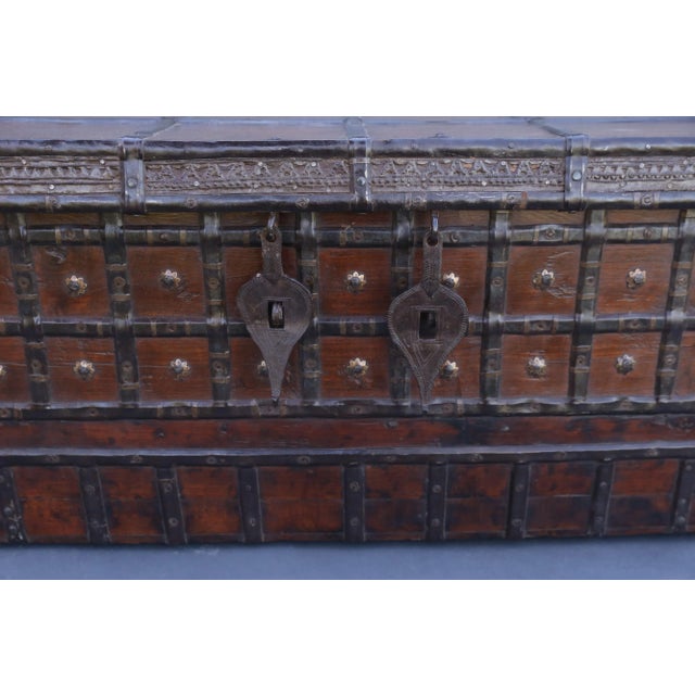 Large 19th-Century Anglo-English Coffee Table Trunk For Sale - Image 6 of 12