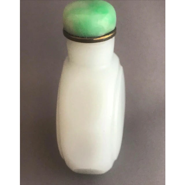 White Early 20th Century Vintage Opaline Beijing Glass Snuff Bottle For Sale - Image 8 of 11