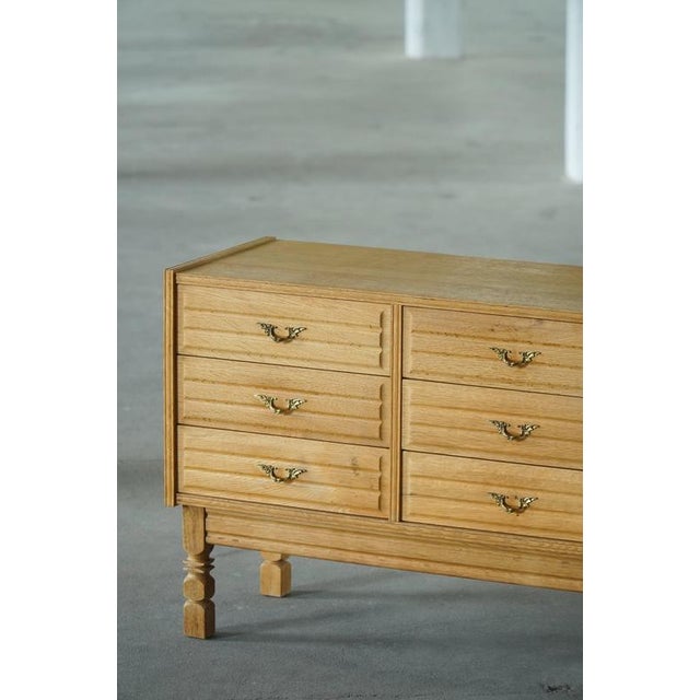 Mid-Century Modern Danish Chest of Drawers in Oak, 1950s For Sale - Image 4 of 15