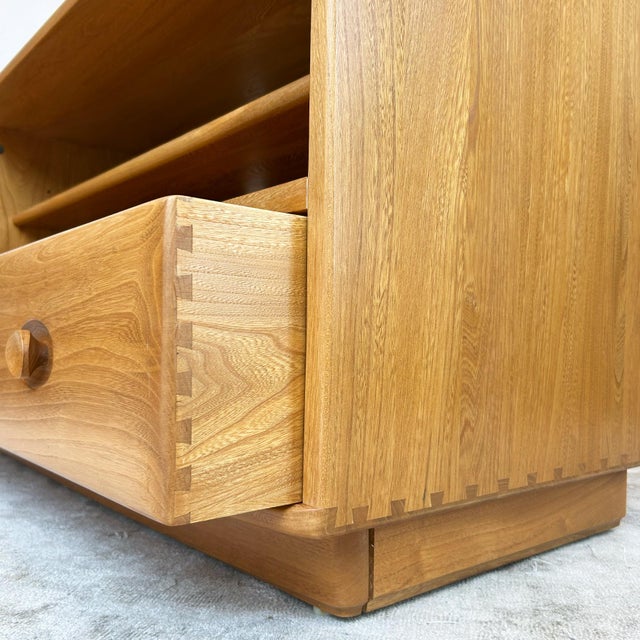 Windsor Elm Media Unit by Lucian Ercolani for Ercol, 1990s For Sale - Image 14 of 17