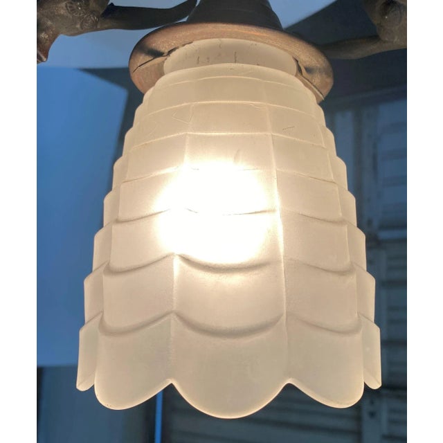 1910s Frosted Tulip Scalloped Glass Shade With Bronze Socket For Sale In Los Angeles - Image 6 of 6