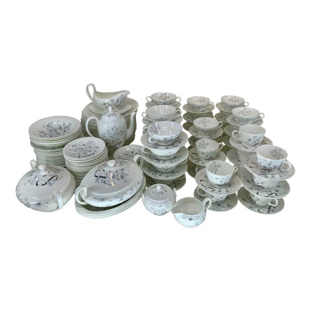 Huge Set of Wedgwood Bone China in Wild Oats Pattern For Sale