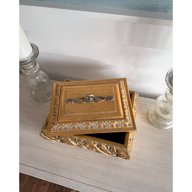Antique Style Raised Gilt Relief Decorative Ceramic Storage Box – Early 20th Century, Unmarked For Sale - Image 9 of 11