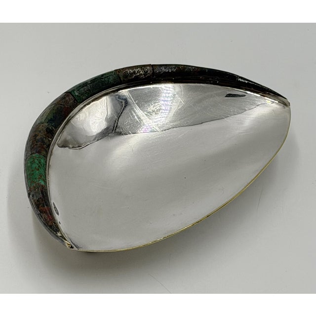 Metal 1960s Los Castillo Taxco Silver Plate Tripod Catchall With Lapis & Azurite Stone Inlay For Sale - Image 7 of 18
