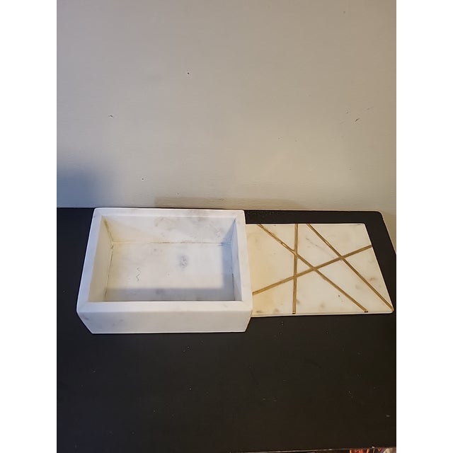 Vintage White Alabaster Jewelry Box Storage Lidded Brass Insert For Sale In San Francisco - Image 6 of 12
