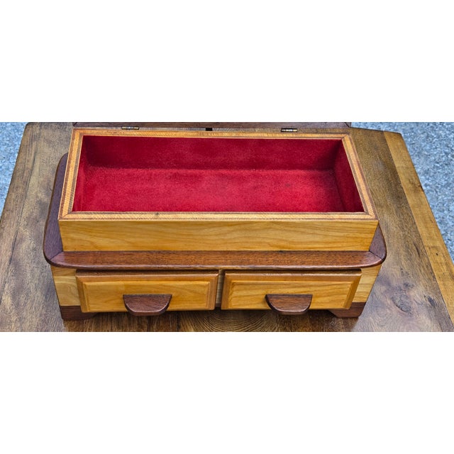1940s Vintage Mid-Century Modern Walnut Jewelry Box With Red Velvet Lined Compartments & Glass Lid For Sale - Image 5 of 7