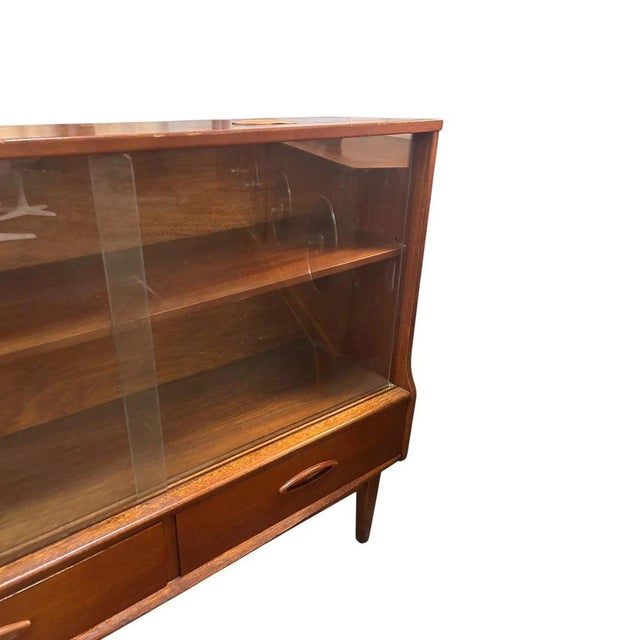 Low Mid-Century Teak Display Cabinet from Jentique, 1960s For Sale - Image 10 of 12