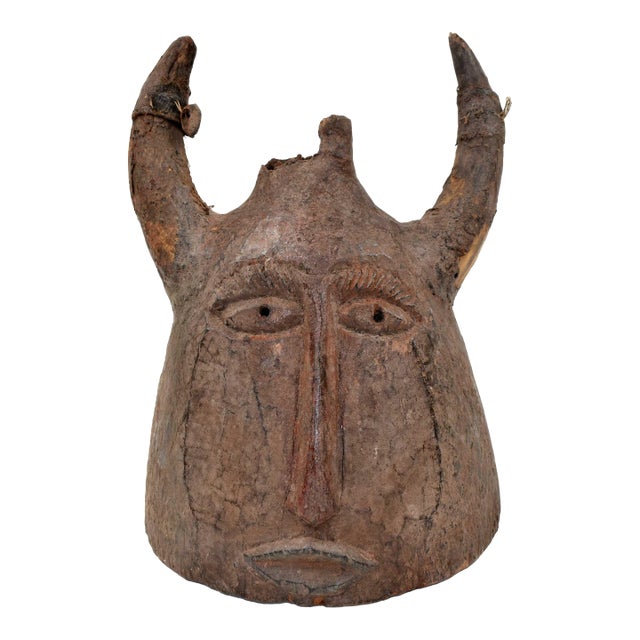 Early 20th Century Senufo Helmet Mask with Horns Côte d'Ivoire For Sale
