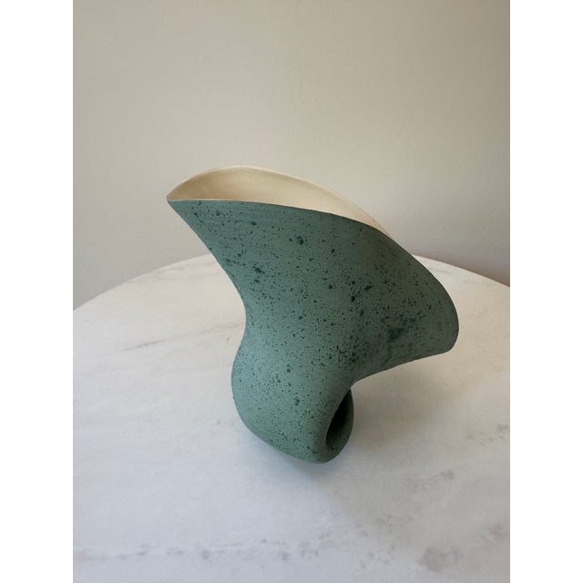 1950s Signed 1954 Abstract Biomorphic Studio Ceramic Vase | Mid-Century Modern | Sculptural Art Pottery | Speckled Dark Green & Ivory Glaze | Dated & Signed For Sale - Image 5 of 8