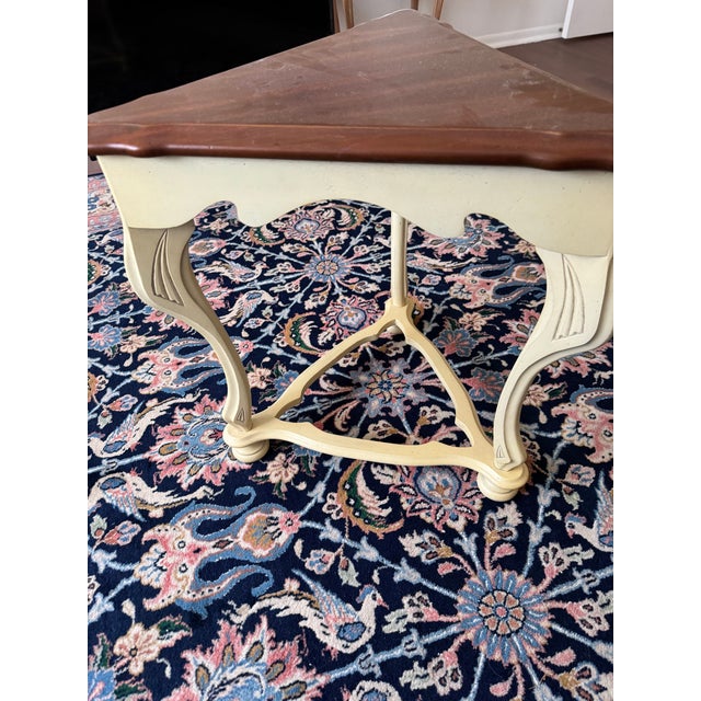 French Provincial VTG French Provincial Triangular End Table Painted Side Table For Sale - Image 3 of 9
