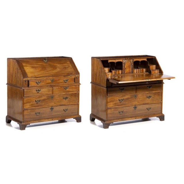 Quenn Mary Writing Desk in Vinhatico Wood, 18th Century For Sale - Image 6 of 6