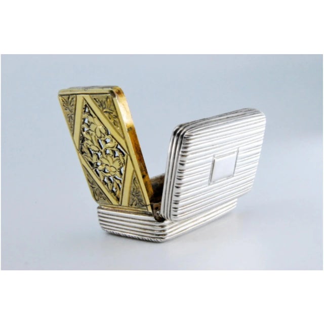 George V Fluted Silver and Gold Vinaigrette Box For Sale - Image 6 of 11