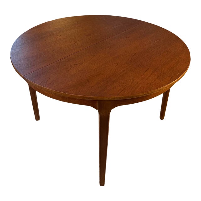 Beautiful Yet Simple Mid Century Modern Round Dining Table by Nathan Furniture Attributed, Circa 1960s. For Sale