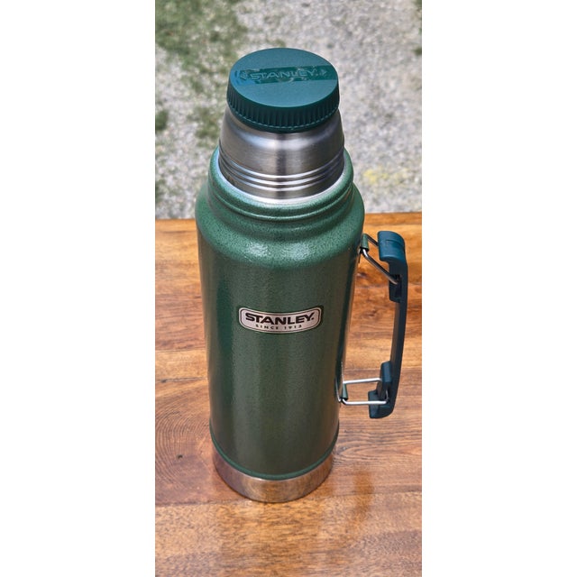 Vintage Stanley Classic Green Thermos Bottle With Original Handle, Since 1913 For Sale - Image 10 of 18