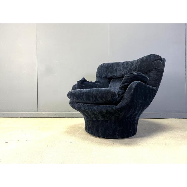 Blue Velvet Karate Lounge Chair by Michel Cadestin, France, 1970s For Sale - Image 3 of 11