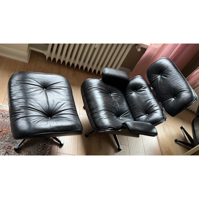 Mid-Century Modern Set of Eames Lounge Chair and Ottoman by Charles & Ray Eames for Vitra, 1970s For Sale - Image 3 of 14