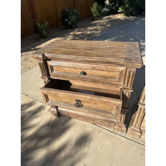 Hooker Furniture Dresser & Nightstand Set – Like New W/ Built-in Outlets For Sale In Palm Springs - Image 6 of 9