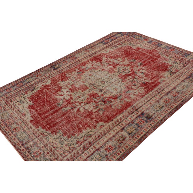 This vintage 6x8 rug inspired by the Persian Heriz Serapi rugs, hand-knotted in wool, circa 1960-1970, is a new addition...