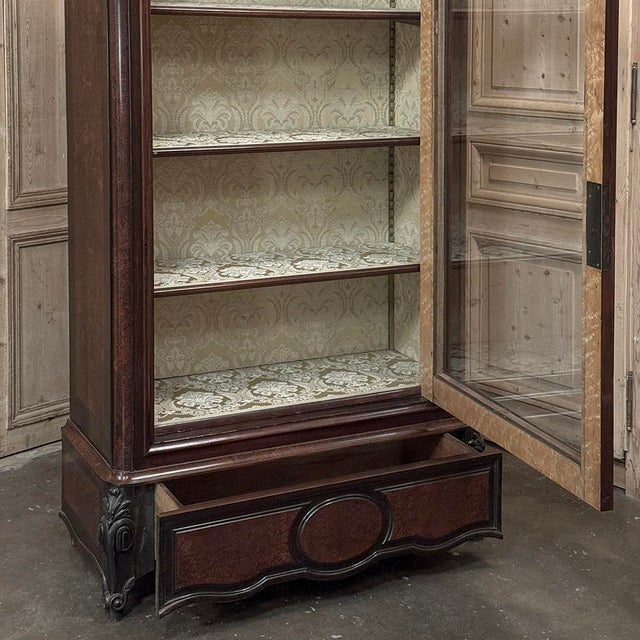 19th Century French Napoleon III Period Burled Walnut Display Armoire ~ Bookcase For Sale - Image 18 of 18