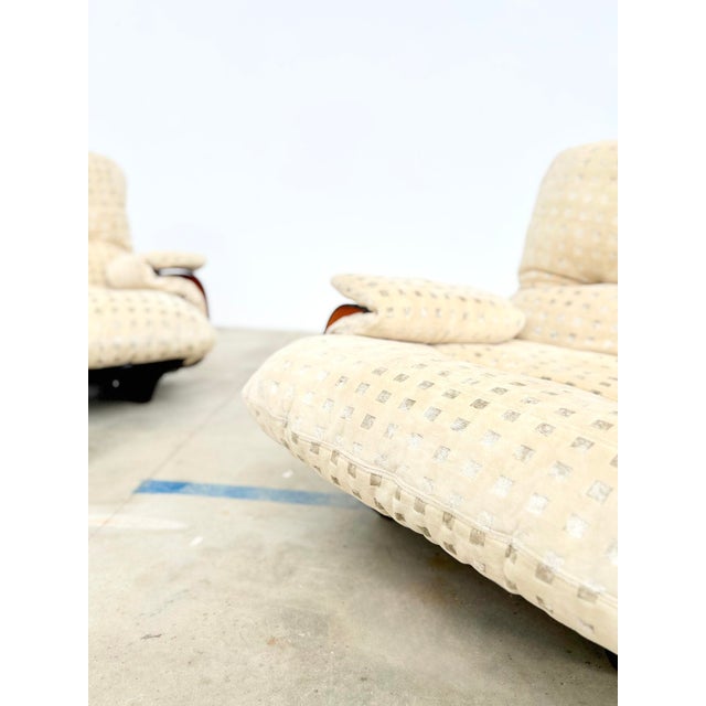 Marsala Armchairs First Edition in Velvet by Michel Ducaroy for Ligne Roset, France, 1971, Set of 2 For Sale - Image 6 of 18