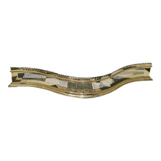 Late 20th Century Virginia Metalcrafters Colonial Williamsburg Brass Serpentine Fender Cw 102 For Sale