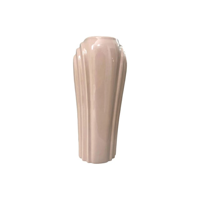 We have for your consideration a very beautiful draped ribbed art deco postmodern 1980s pink glass vase. vase is...
