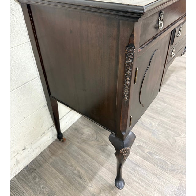 1930s Vintage Georgian Revival Mahogany Sideboard Buffet Console For Sale - Image 5 of 17