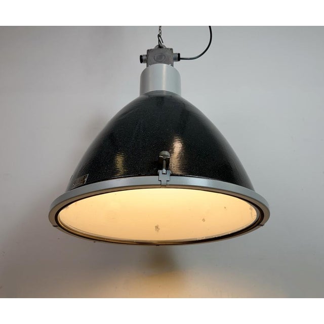 Large Industrial Enamel Factory Pendant Lamp with Glass Cover from Elektrosvit, 1960s For Sale - Image 10 of 18