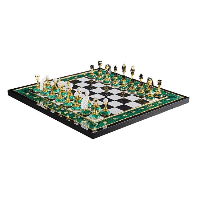 Modern 20th Century Russian Dolerite, Malachite & Kascholong Opal Chess Set. For Sale - Image 3 of 11
