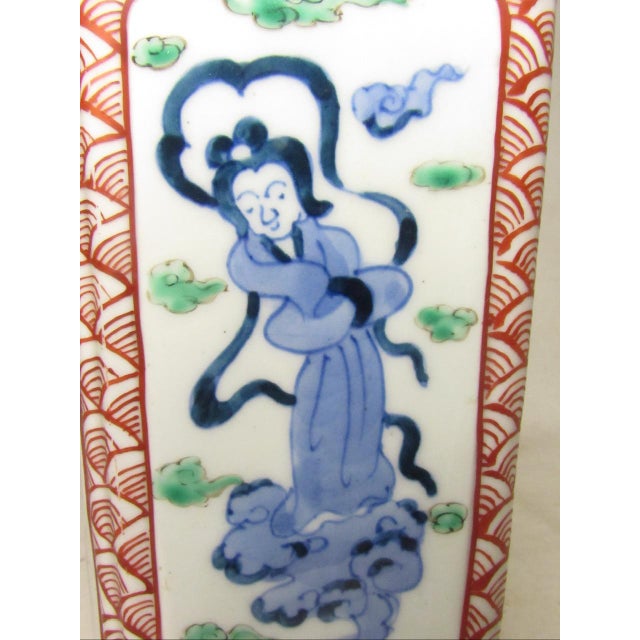 1940s Japanese Imari Porcelain Vase For Sale - Image 5 of 12