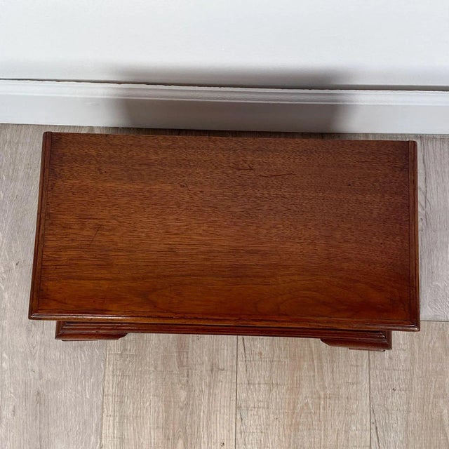 Wood Provincial Small Chippendale Chest on Bracket Feet, American, 18th or 19th Century For Sale - Image 7 of 10