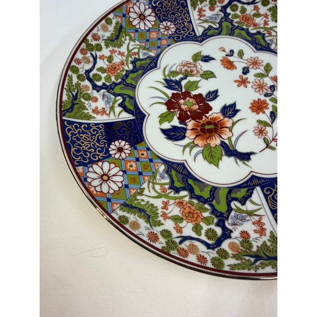 Mid 20th Century Mid 20th Century Japanese Imari Porcelain Plate in Blue and Gold For Sale - Image 5 of 7