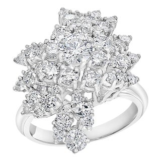 2.5 Carat Diamond Cluster Cocktail Ring 18 Karat White Gold 12.8 Grams Ring For Sale