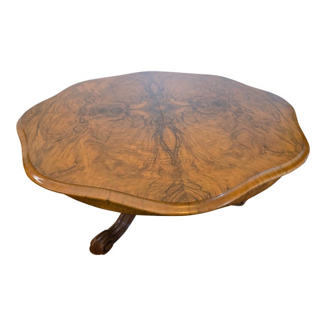 Early 20th Century Victorian Walnut Burl Loo Table For Sale