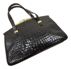 An Elegant 1960s Vintage Dark Brown Leather and Brass Clasp Italian Hand-Bag