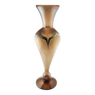 1970s Stuart Abelman Hand-Blown 14" Pulled Feather Art Glass Statement Vase For Sale