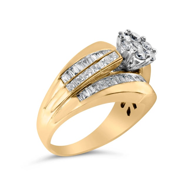 Contemporary 14K Yellow Gold 2-1/3 Cttw Diamond Cluster Channel Set Chevron Shaped Engagement Ring (H-I Color, SI1-SI2 Clarity) - Ring Size 7.5 For Sale - Image 3 of 7