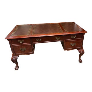Hekman Chippendale Style Leather Top Desk For Sale