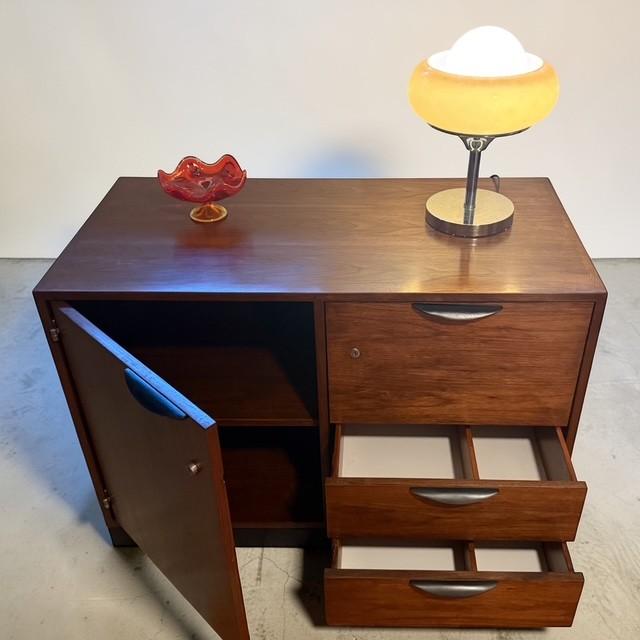 Jens Risom 1960s Jens Risom Walnut Executive Cabinet – Restored Mid-Century Modern Credenza, Attributed For Sale - Image 4 of 12