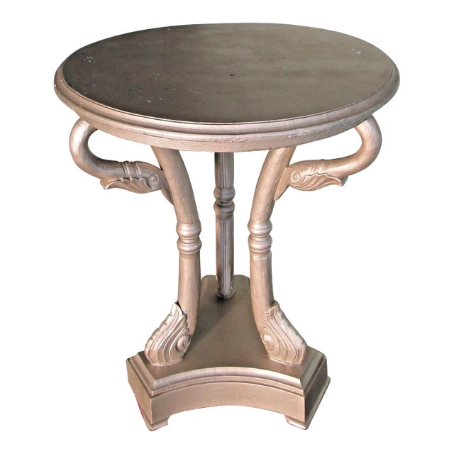 1950s Hollywood Regency Three Swan Legged Round Wooden Pewter Painted Side Table For Sale
