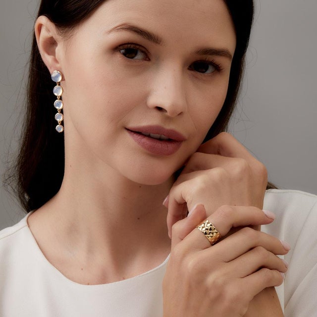 Syna Yellow Gold Mogul Textured Ring For Sale - Image 4 of 5